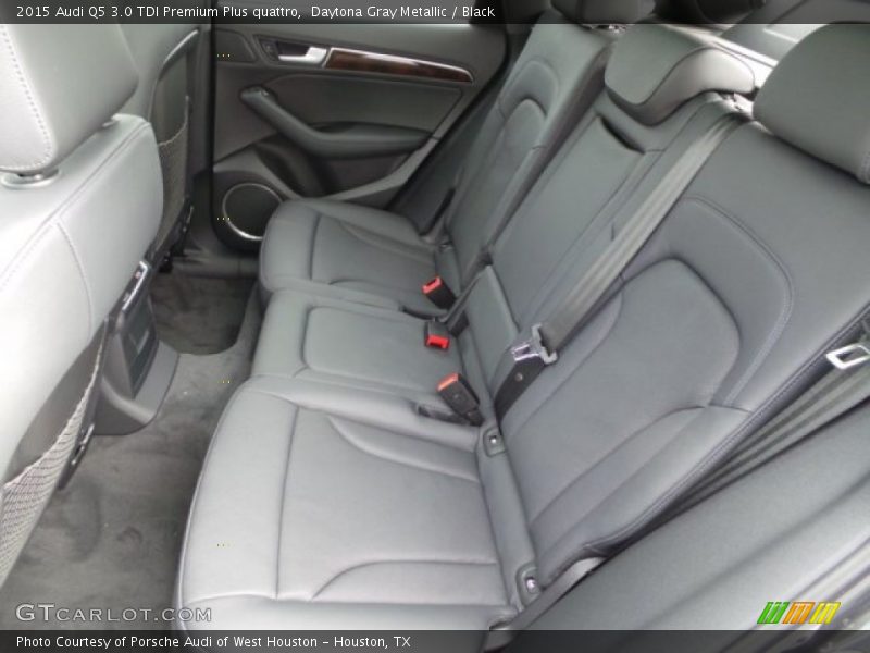Rear Seat of 2015 Q5 3.0 TDI Premium Plus quattro