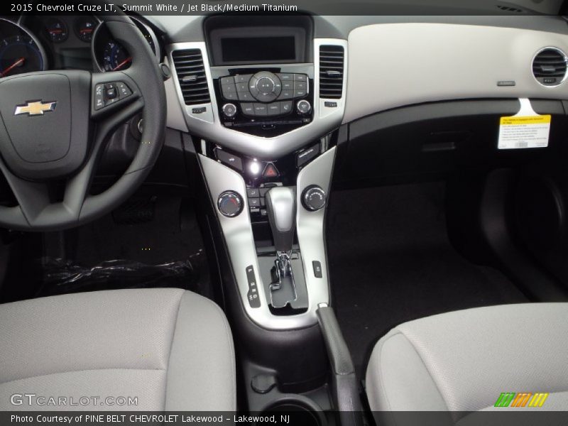 Summit White / Jet Black/Medium Titanium 2015 Chevrolet Cruze LT