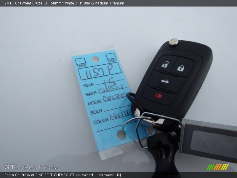 Summit White / Jet Black/Medium Titanium 2015 Chevrolet Cruze LT