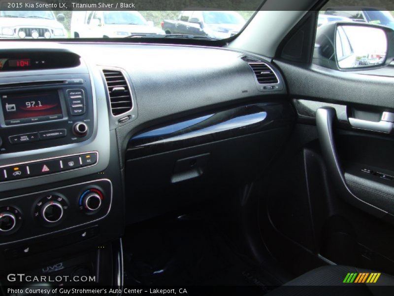 Titanium Silver / Black 2015 Kia Sorento LX