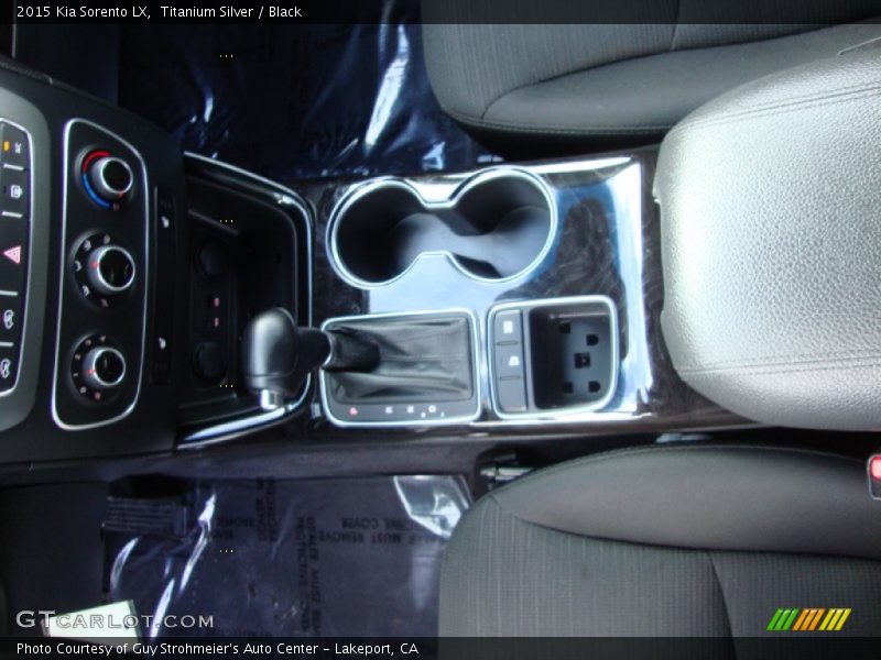 Titanium Silver / Black 2015 Kia Sorento LX