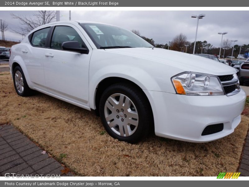 Bright White / Black/Light Frost Beige 2014 Dodge Avenger SE