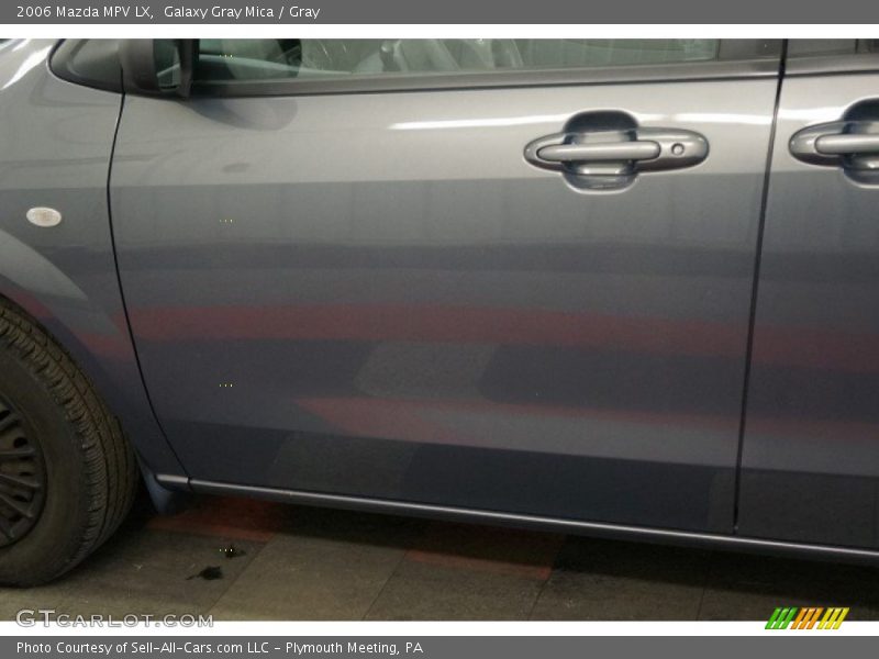 Galaxy Gray Mica / Gray 2006 Mazda MPV LX