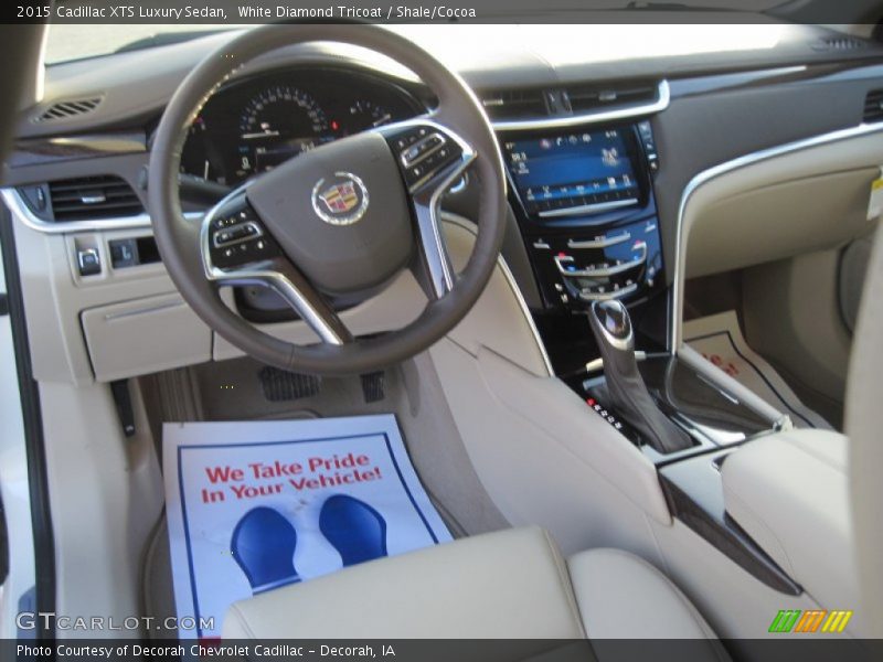 White Diamond Tricoat / Shale/Cocoa 2015 Cadillac XTS Luxury Sedan