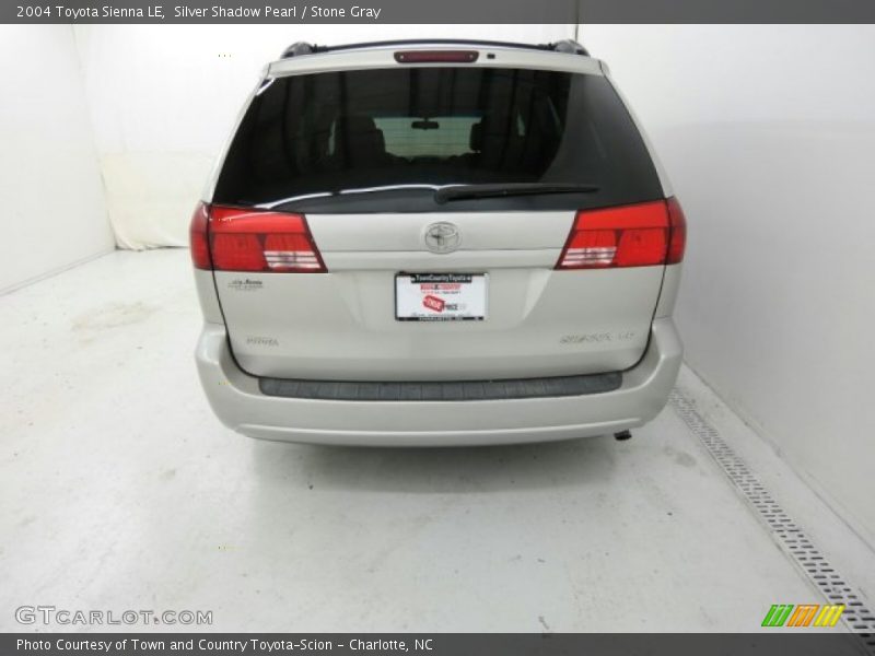 Silver Shadow Pearl / Stone Gray 2004 Toyota Sienna LE