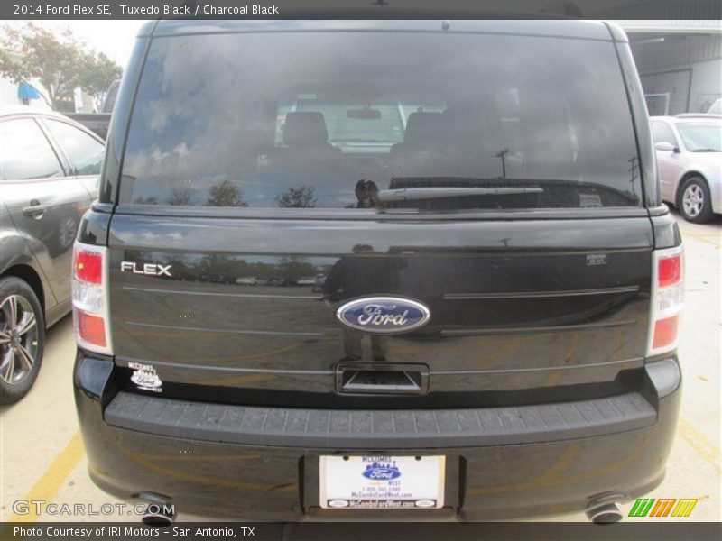 Tuxedo Black / Charcoal Black 2014 Ford Flex SE