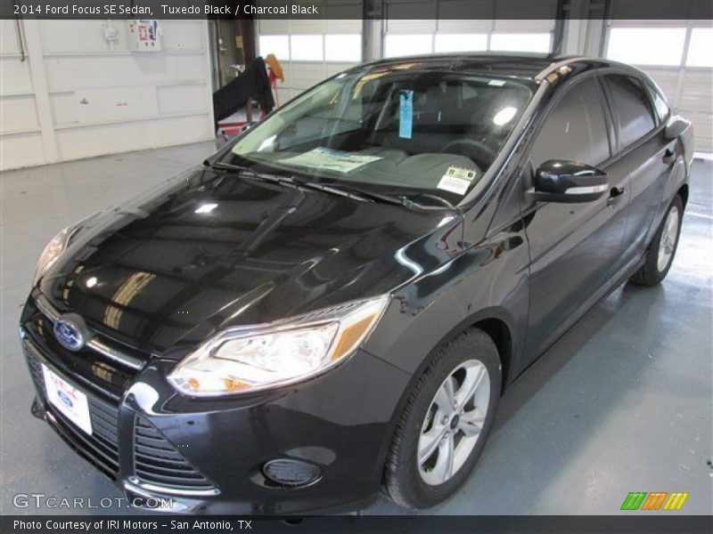 Tuxedo Black / Charcoal Black 2014 Ford Focus SE Sedan