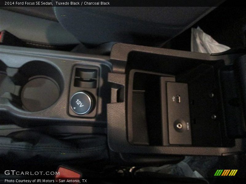 Tuxedo Black / Charcoal Black 2014 Ford Focus SE Sedan