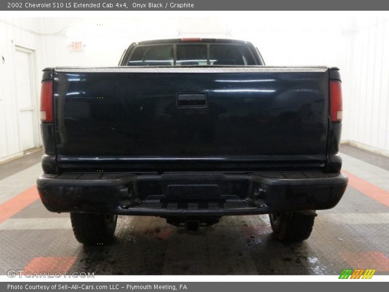 Onyx Black / Graphite 2002 Chevrolet S10 LS Extended Cab 4x4