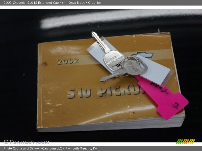 Onyx Black / Graphite 2002 Chevrolet S10 LS Extended Cab 4x4