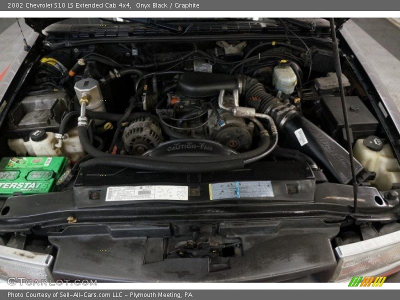 Onyx Black / Graphite 2002 Chevrolet S10 LS Extended Cab 4x4