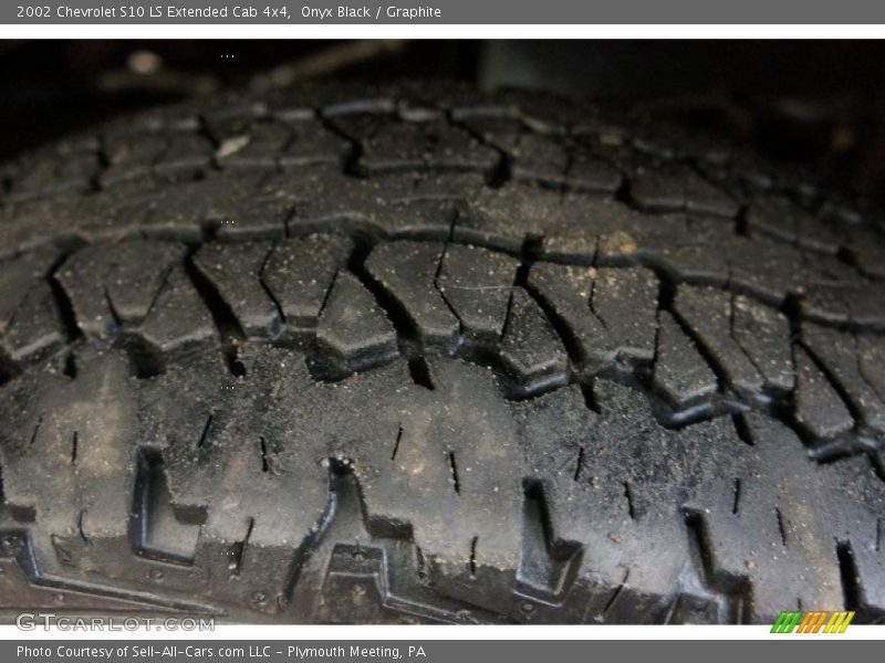 Onyx Black / Graphite 2002 Chevrolet S10 LS Extended Cab 4x4