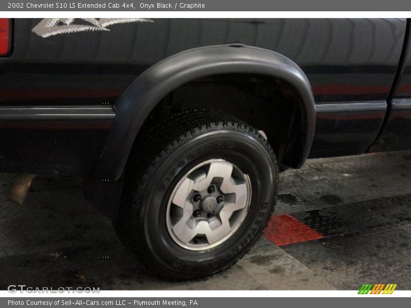 Onyx Black / Graphite 2002 Chevrolet S10 LS Extended Cab 4x4