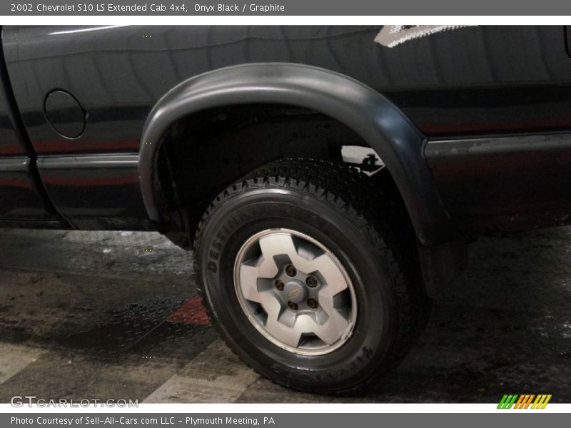 Onyx Black / Graphite 2002 Chevrolet S10 LS Extended Cab 4x4