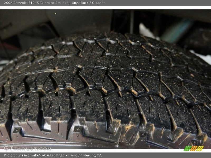 Onyx Black / Graphite 2002 Chevrolet S10 LS Extended Cab 4x4