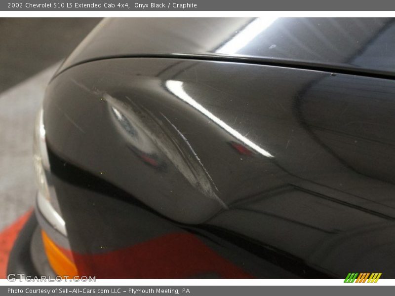 Onyx Black / Graphite 2002 Chevrolet S10 LS Extended Cab 4x4