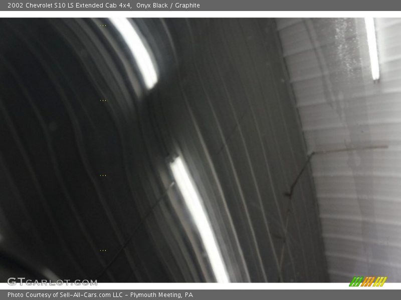 Onyx Black / Graphite 2002 Chevrolet S10 LS Extended Cab 4x4