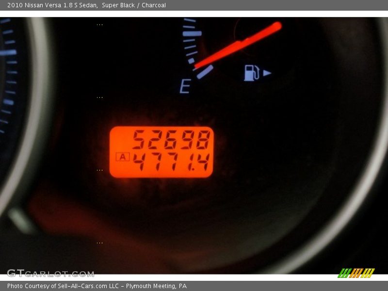 Super Black / Charcoal 2010 Nissan Versa 1.8 S Sedan