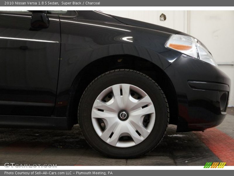 Super Black / Charcoal 2010 Nissan Versa 1.8 S Sedan