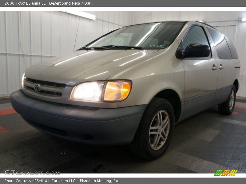 Desert Sand Mica / Oak 2000 Toyota Sienna LE