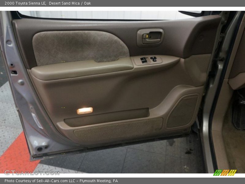 Desert Sand Mica / Oak 2000 Toyota Sienna LE