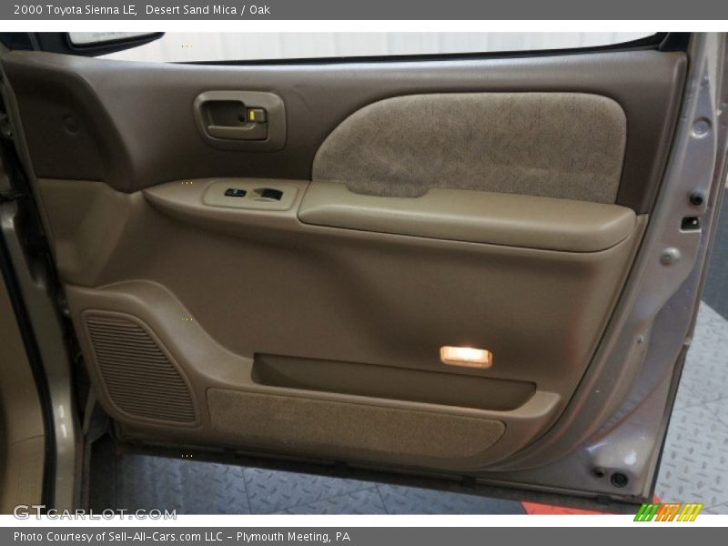 Desert Sand Mica / Oak 2000 Toyota Sienna LE