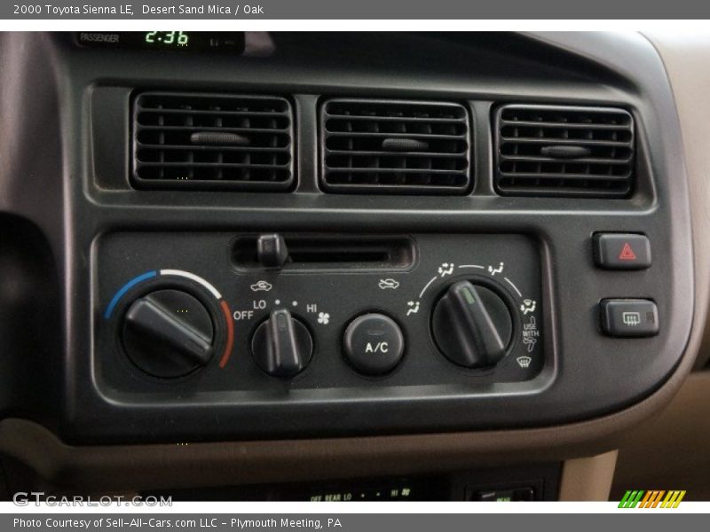 Desert Sand Mica / Oak 2000 Toyota Sienna LE
