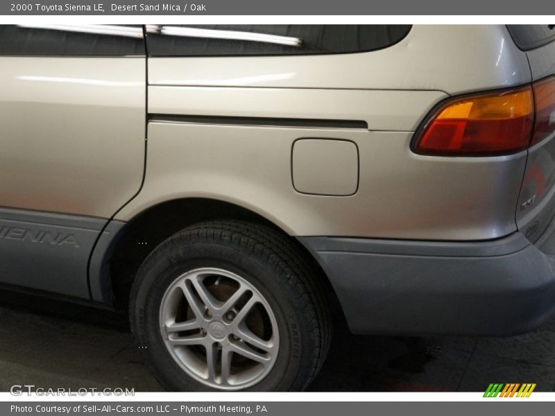 Desert Sand Mica / Oak 2000 Toyota Sienna LE