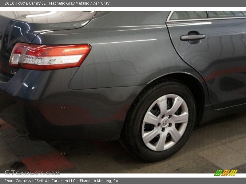Magnetic Gray Metallic / Ash Gray 2010 Toyota Camry LE