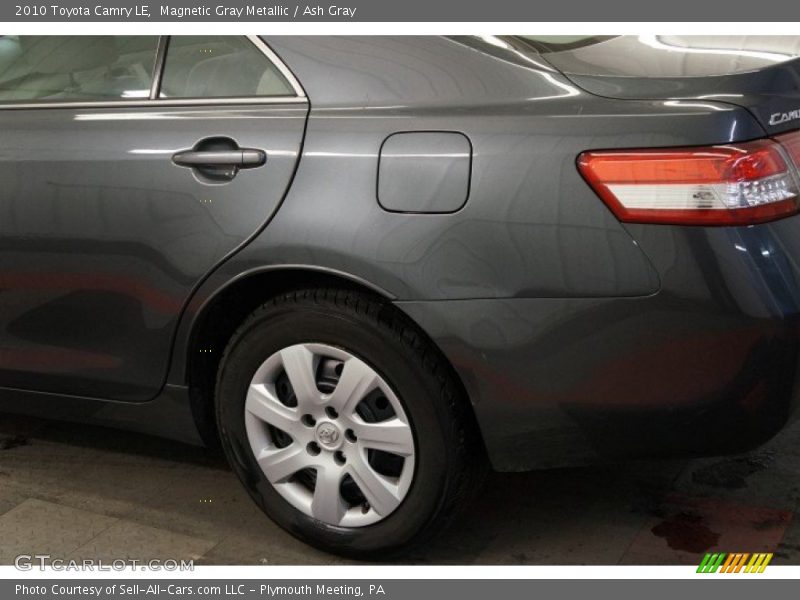 Magnetic Gray Metallic / Ash Gray 2010 Toyota Camry LE