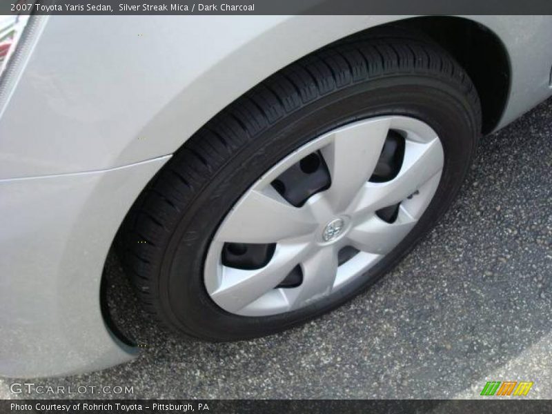 Silver Streak Mica / Dark Charcoal 2007 Toyota Yaris Sedan
