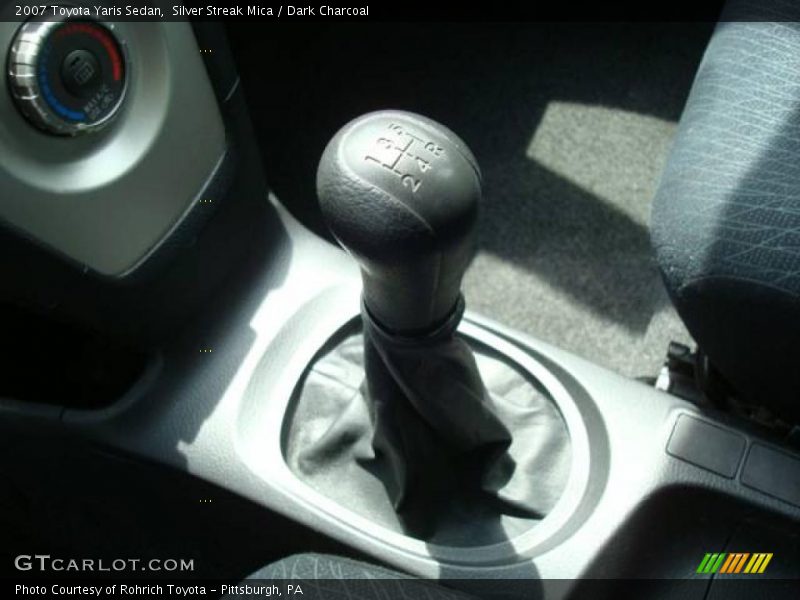 Silver Streak Mica / Dark Charcoal 2007 Toyota Yaris Sedan