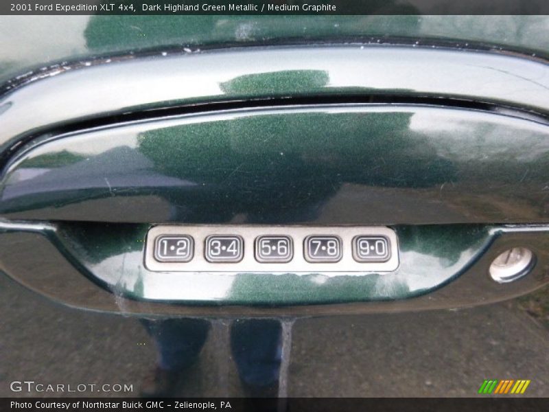 Dark Highland Green Metallic / Medium Graphite 2001 Ford Expedition XLT 4x4