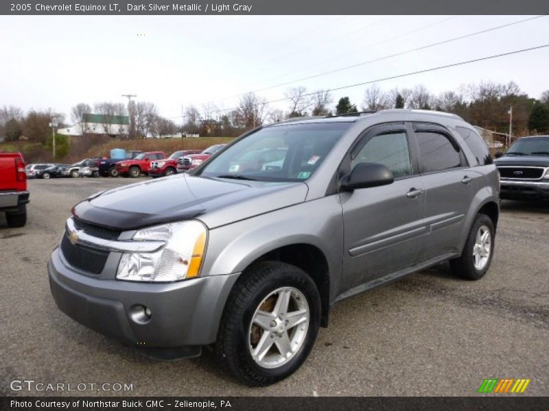 Front 3/4 View of 2005 Equinox LT