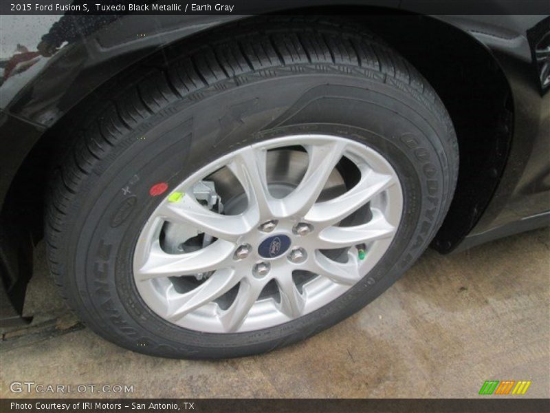 Tuxedo Black Metallic / Earth Gray 2015 Ford Fusion S