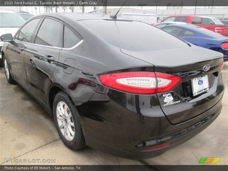 Tuxedo Black Metallic / Earth Gray 2015 Ford Fusion S