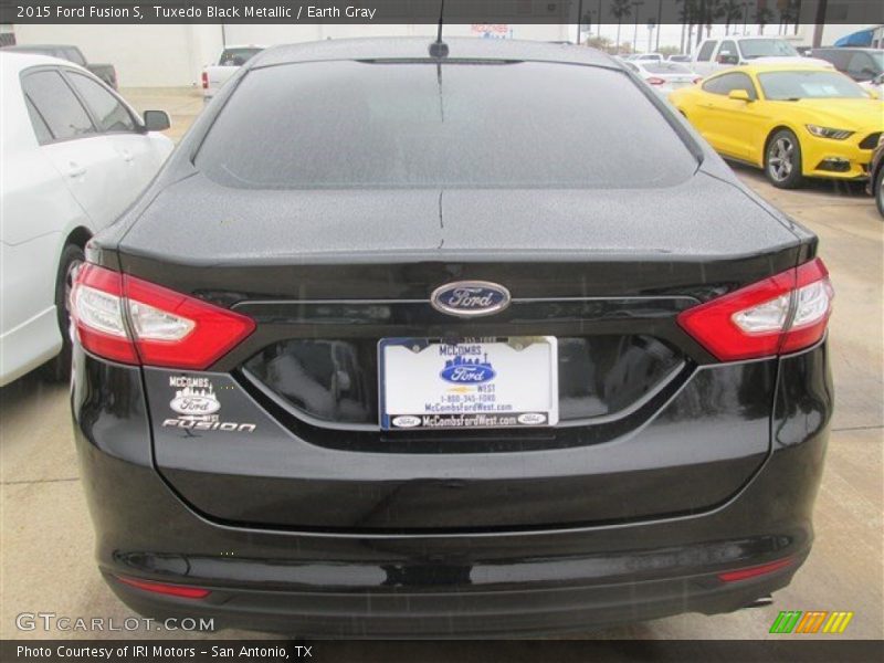 Tuxedo Black Metallic / Earth Gray 2015 Ford Fusion S