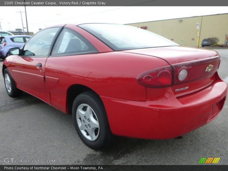 Victory Red / Graphite Gray 2005 Chevrolet Cavalier Coupe