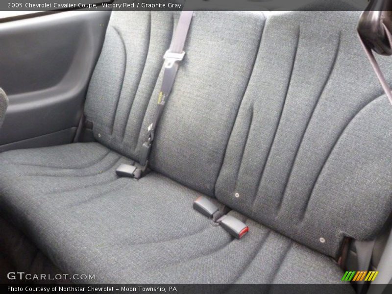 Victory Red / Graphite Gray 2005 Chevrolet Cavalier Coupe