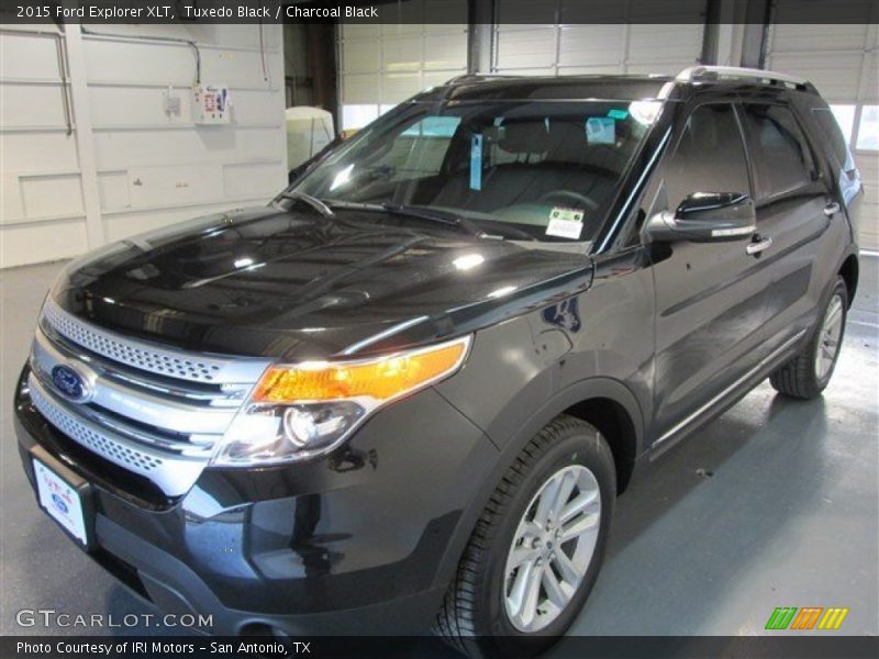 Tuxedo Black / Charcoal Black 2015 Ford Explorer XLT