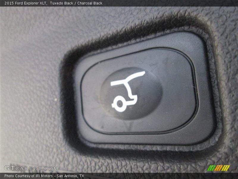 Tuxedo Black / Charcoal Black 2015 Ford Explorer XLT