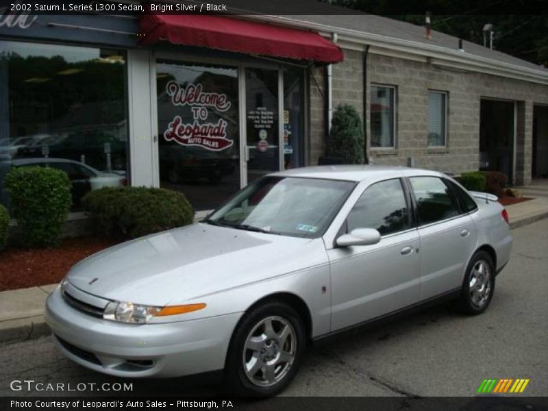 Bright Silver / Black 2002 Saturn L Series L300 Sedan