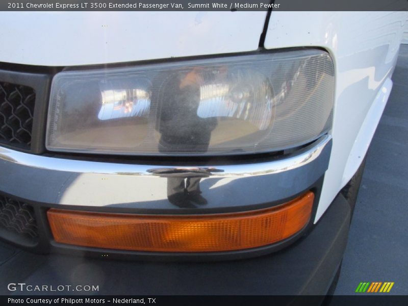Summit White / Medium Pewter 2011 Chevrolet Express LT 3500 Extended Passenger Van