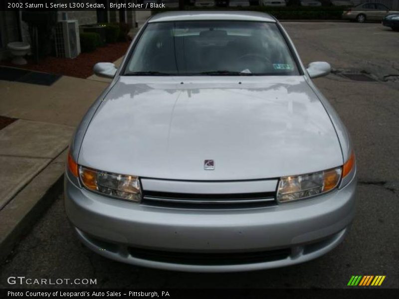 Bright Silver / Black 2002 Saturn L Series L300 Sedan