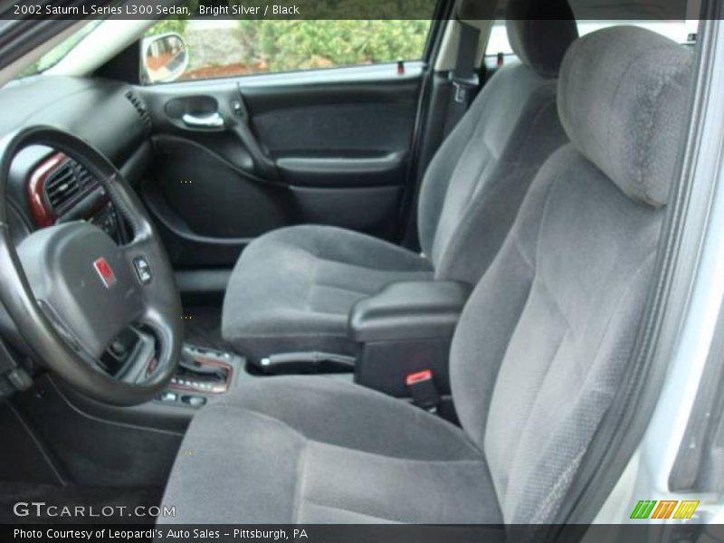 Bright Silver / Black 2002 Saturn L Series L300 Sedan