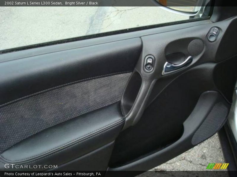 Bright Silver / Black 2002 Saturn L Series L300 Sedan