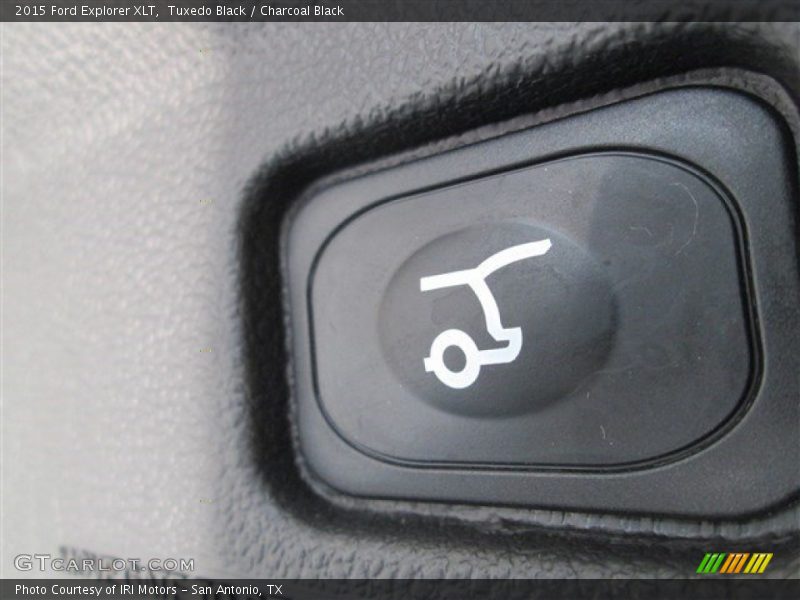 Tuxedo Black / Charcoal Black 2015 Ford Explorer XLT