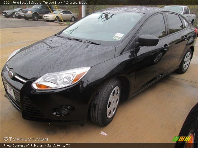 Tuxedo Black / Charcoal Black 2014 Ford Focus S Sedan