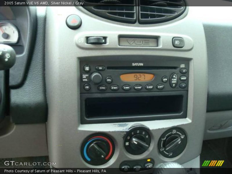 Silver Nickel / Gray 2005 Saturn VUE V6 AWD