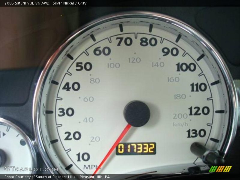 Silver Nickel / Gray 2005 Saturn VUE V6 AWD